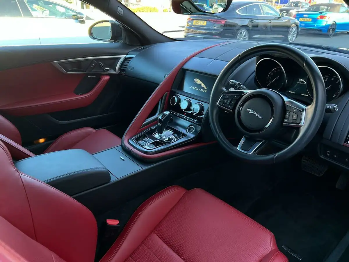 2021-jaguar-f-type-big-8