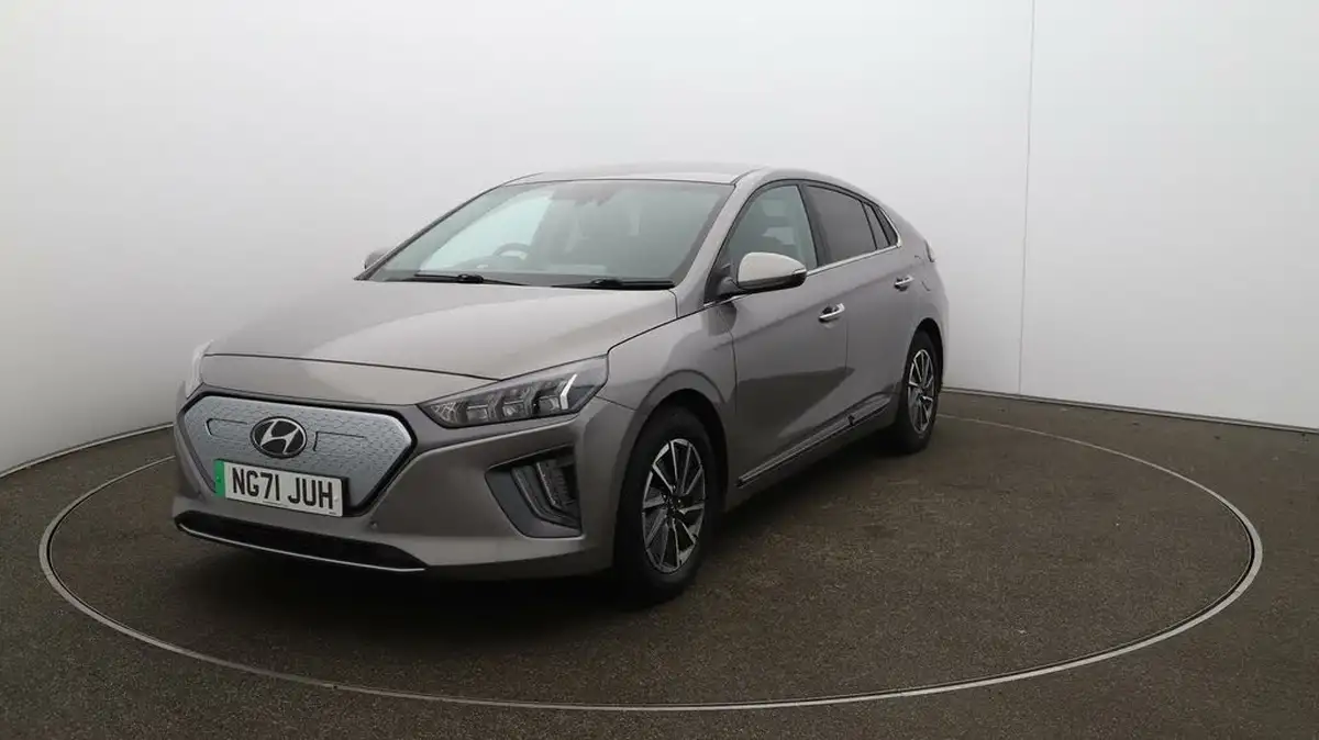 2022-hyundai-ioniq-e-premium-se-electric-big-31