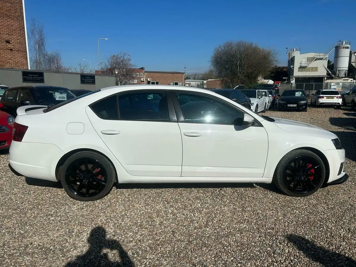 2014-skoda-octavia-20-vrs-hatchback-big-7