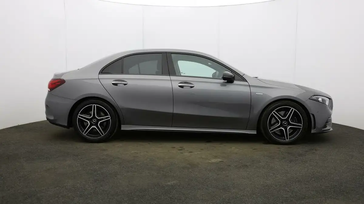 2022-mercedes-benz-a-class-20-a250-amg-line-premium-edition-saloon-4d-big-45