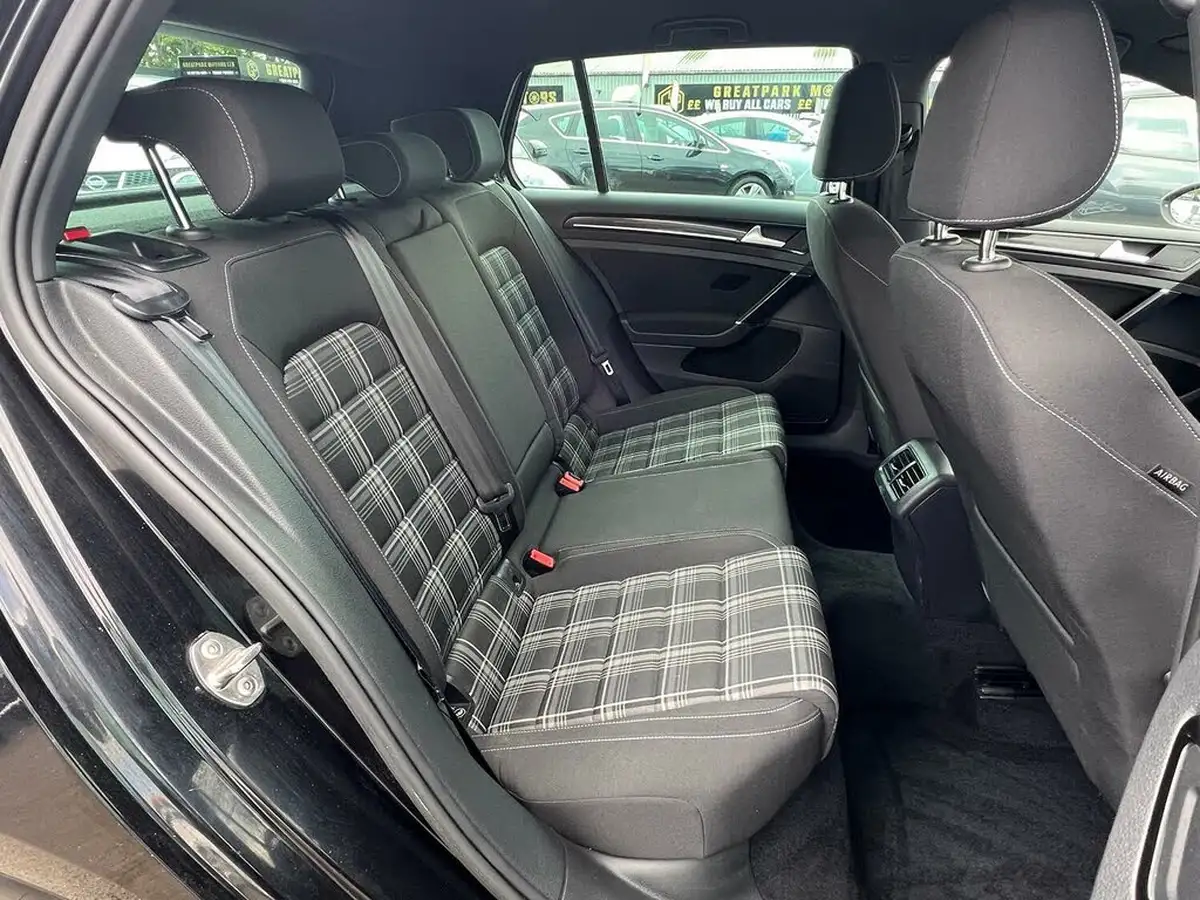 2014-volkswagen-golf-20tdi-gtd-bmt-5d-big-9