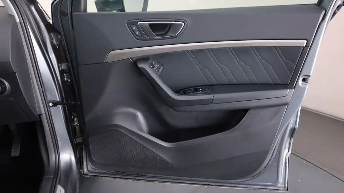 2022-seat-ateca-15-ecotsi-xperience-lux-dsg-big-15
