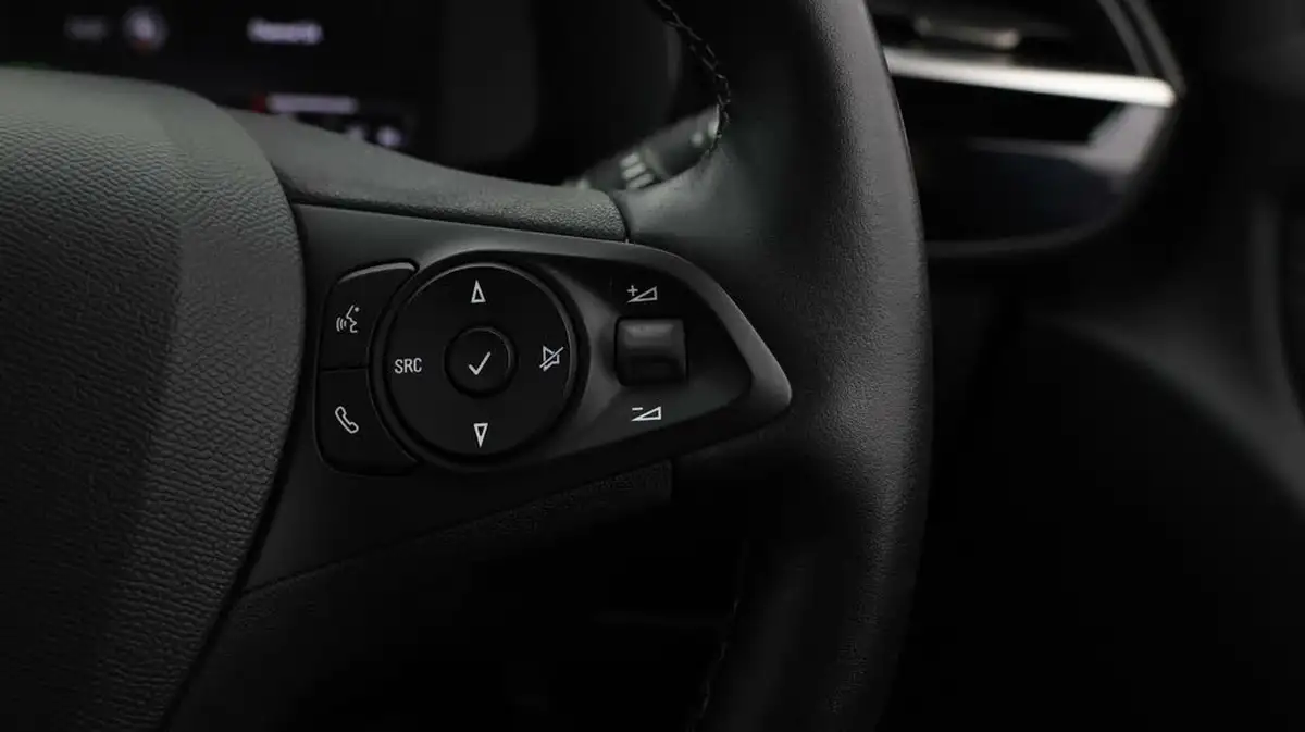 2021-vauxhall-corsa-e-elite-premium-big-21