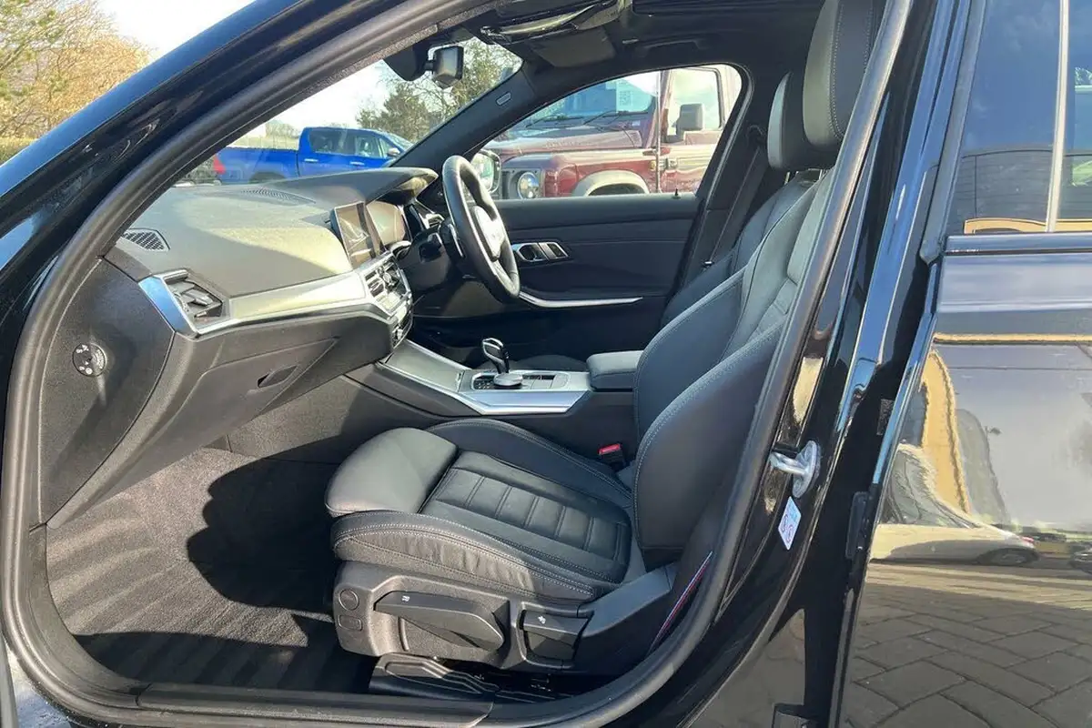 2021-bmw-3-series-20-330e-m-sport-touring-5d-big-27