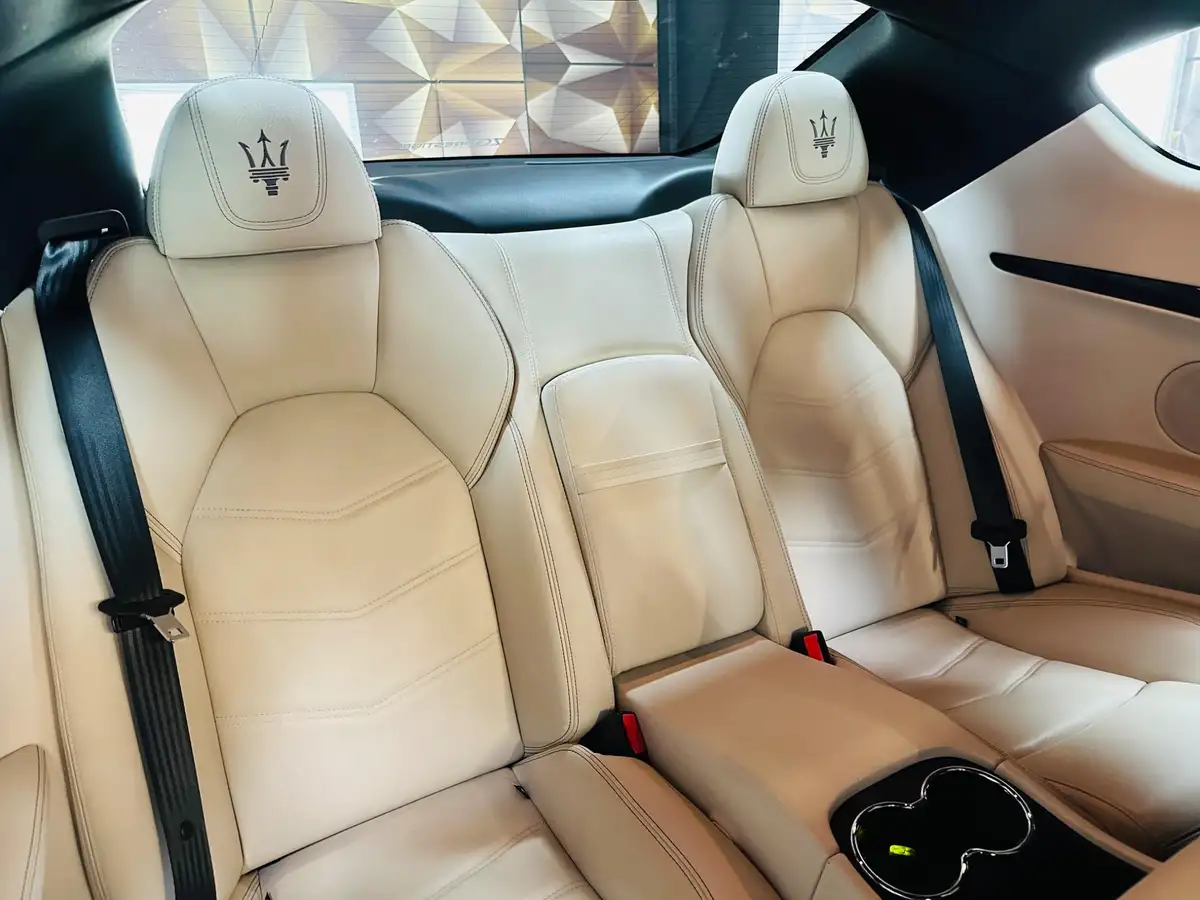 2016-maserati-granturismo-47-sport-big-9