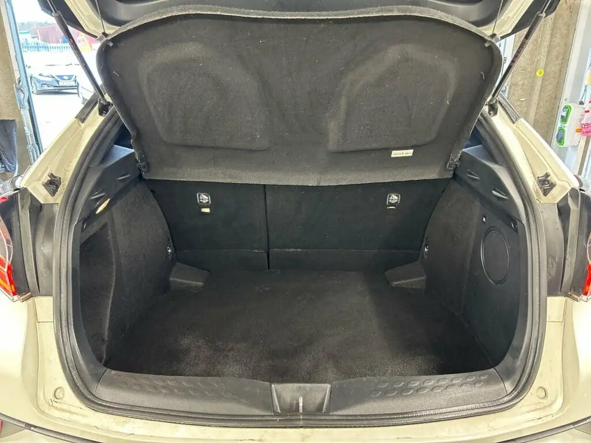 2018-toyota-c-hr-18-vvt-i-dynamic-foc-sport-pack-big-39