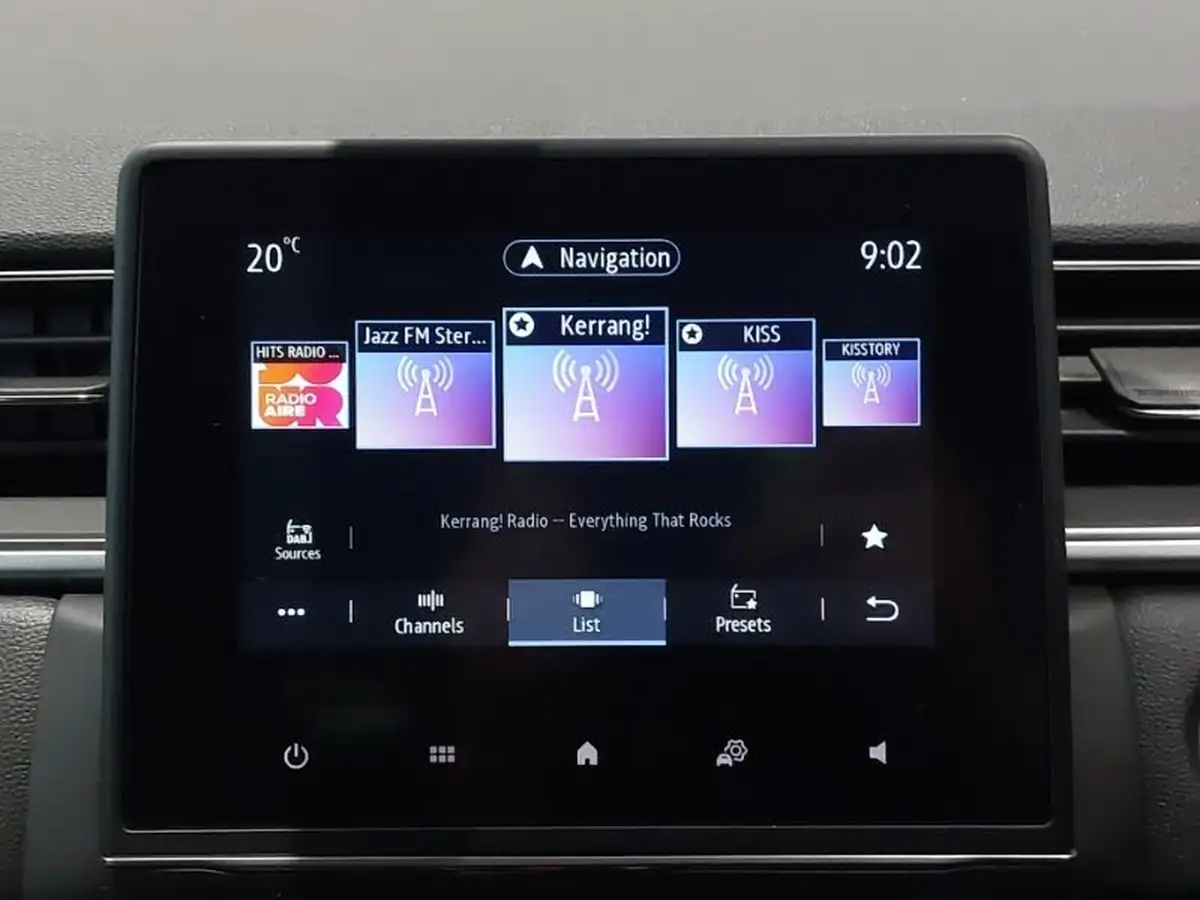2023-renault-captur-16-techno-160ps-plug-in-big-9