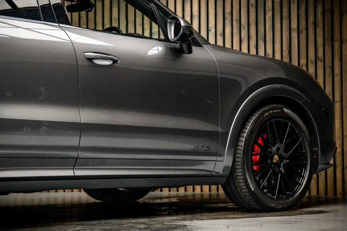 2023-porsche-cayenne-40-v8-gts-station-wagon-big-13