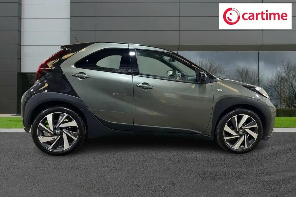 2023-toyota-aygo-x-10-vvt-i-edge-big-1