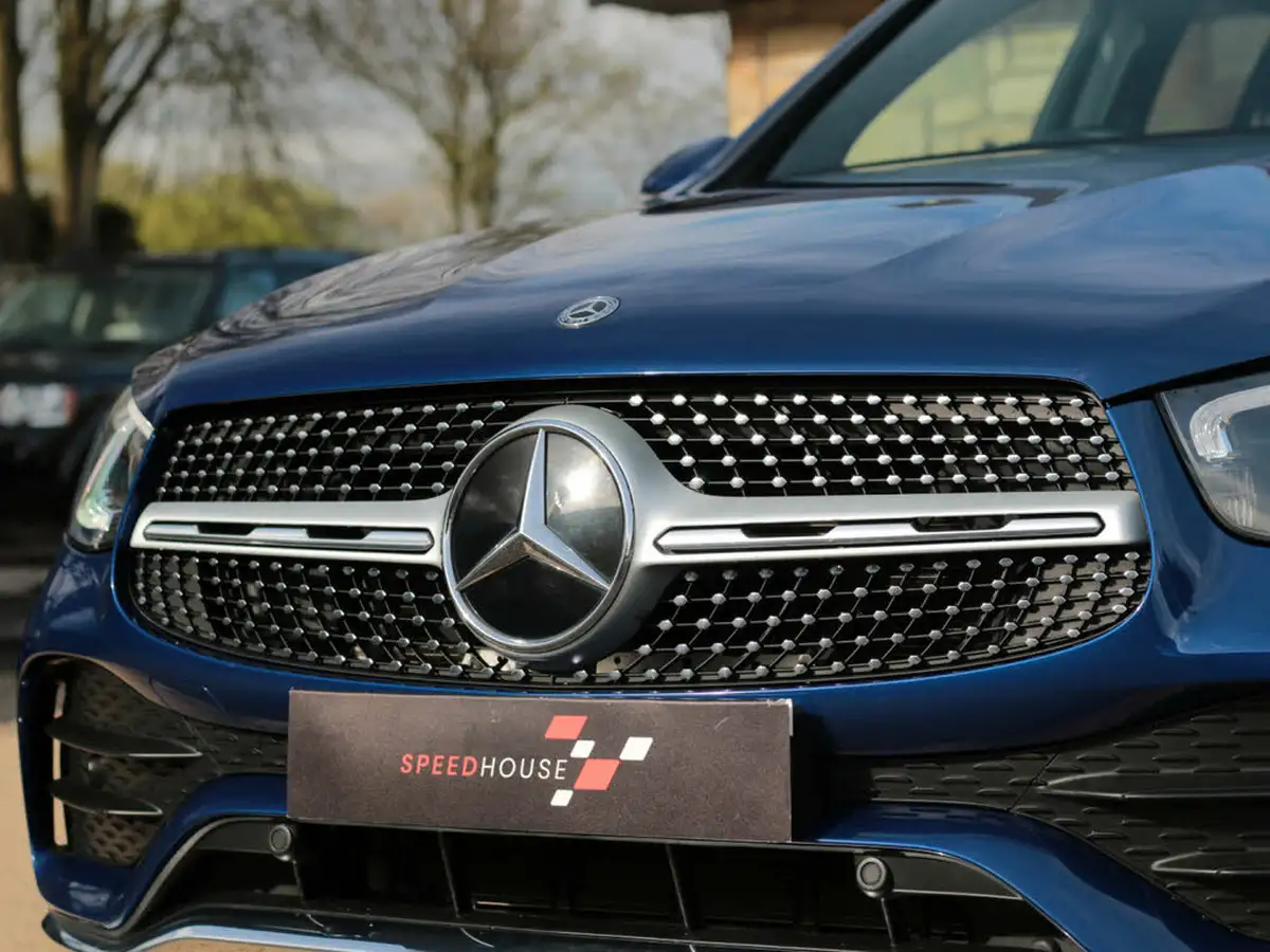 2020-mercedes-benz-glc-class-20-glc300-amg-line-premium-station-wagon-5d-big-20