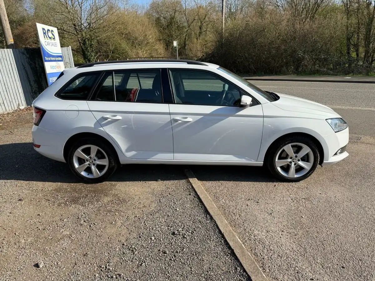 2020-skoda-fabia-10-tsi-se-l-109ps-estate-big-1