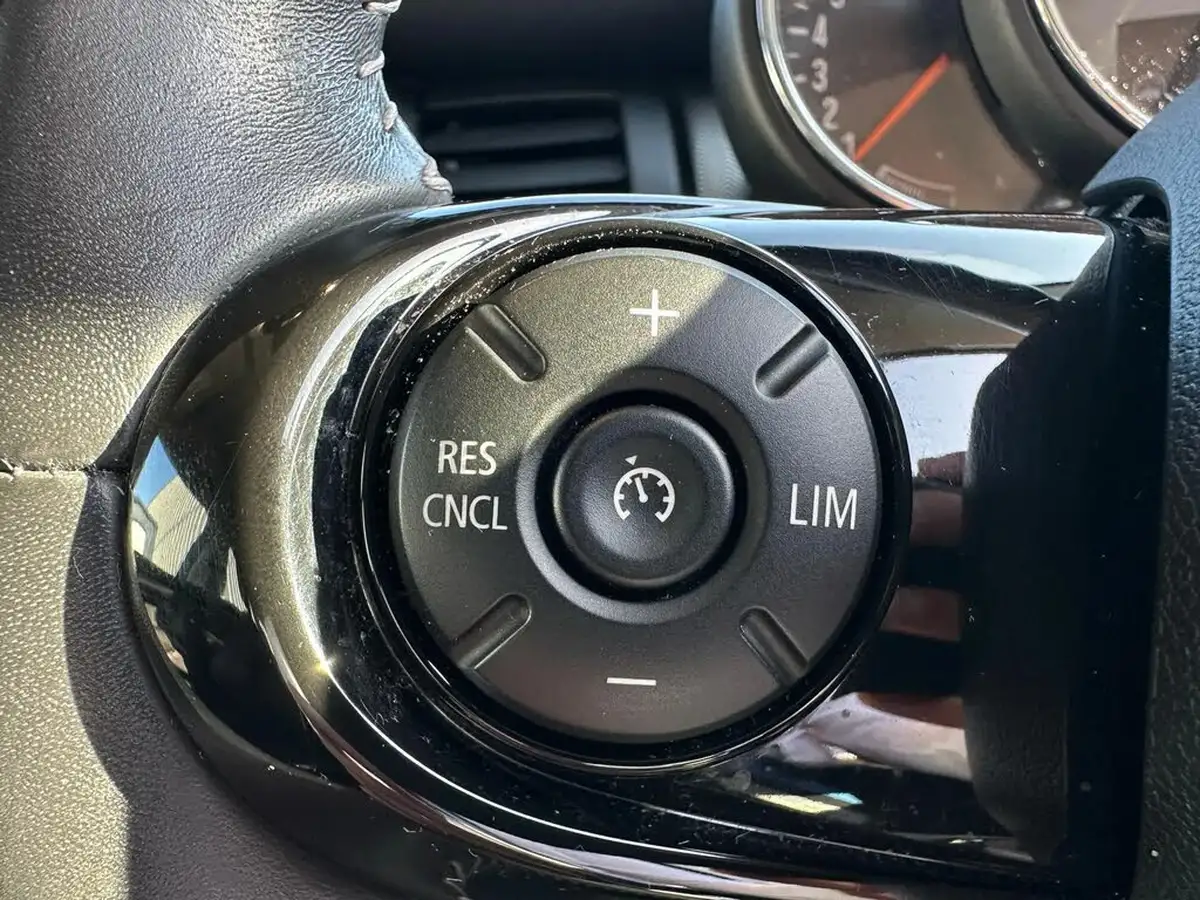 2019-mini-cooper-20-cooper-s-exclusive-189bhp-hatchback-5d-big-9