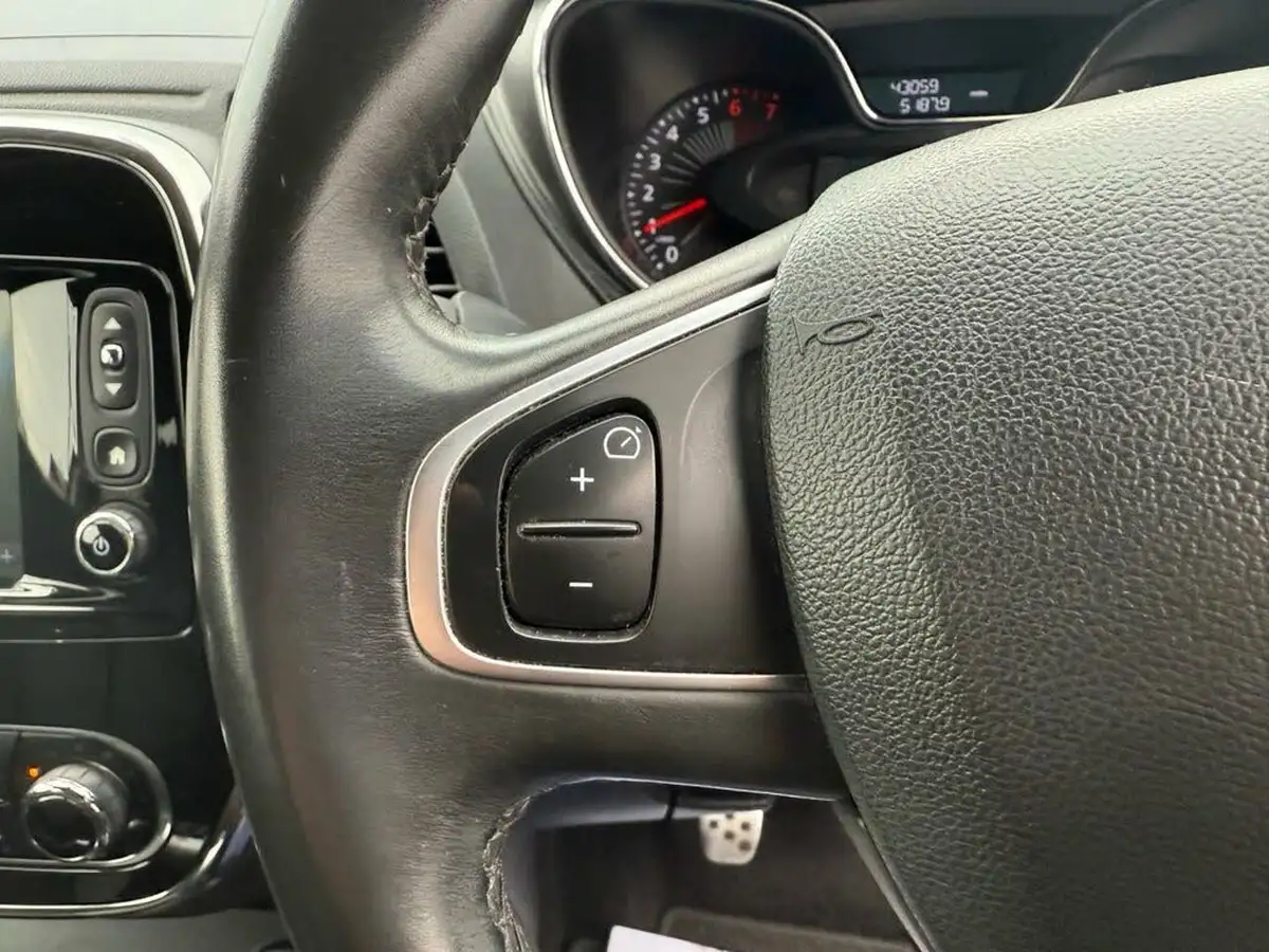 2016-renault-captur-09-signature-nav-big-29