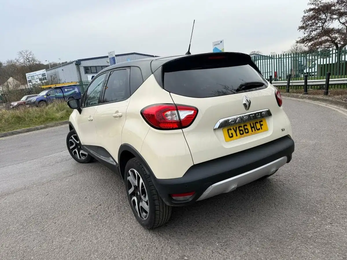 2016-renault-captur-09-signature-nav-big-5