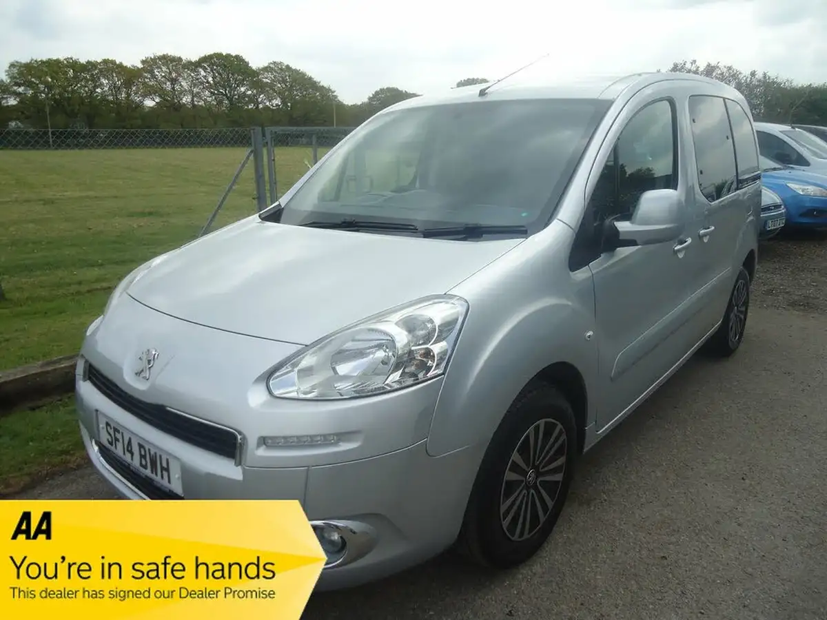 2014-peugeot-partner-16hdi-tepee-s-92bhp-ss-egc-big-0