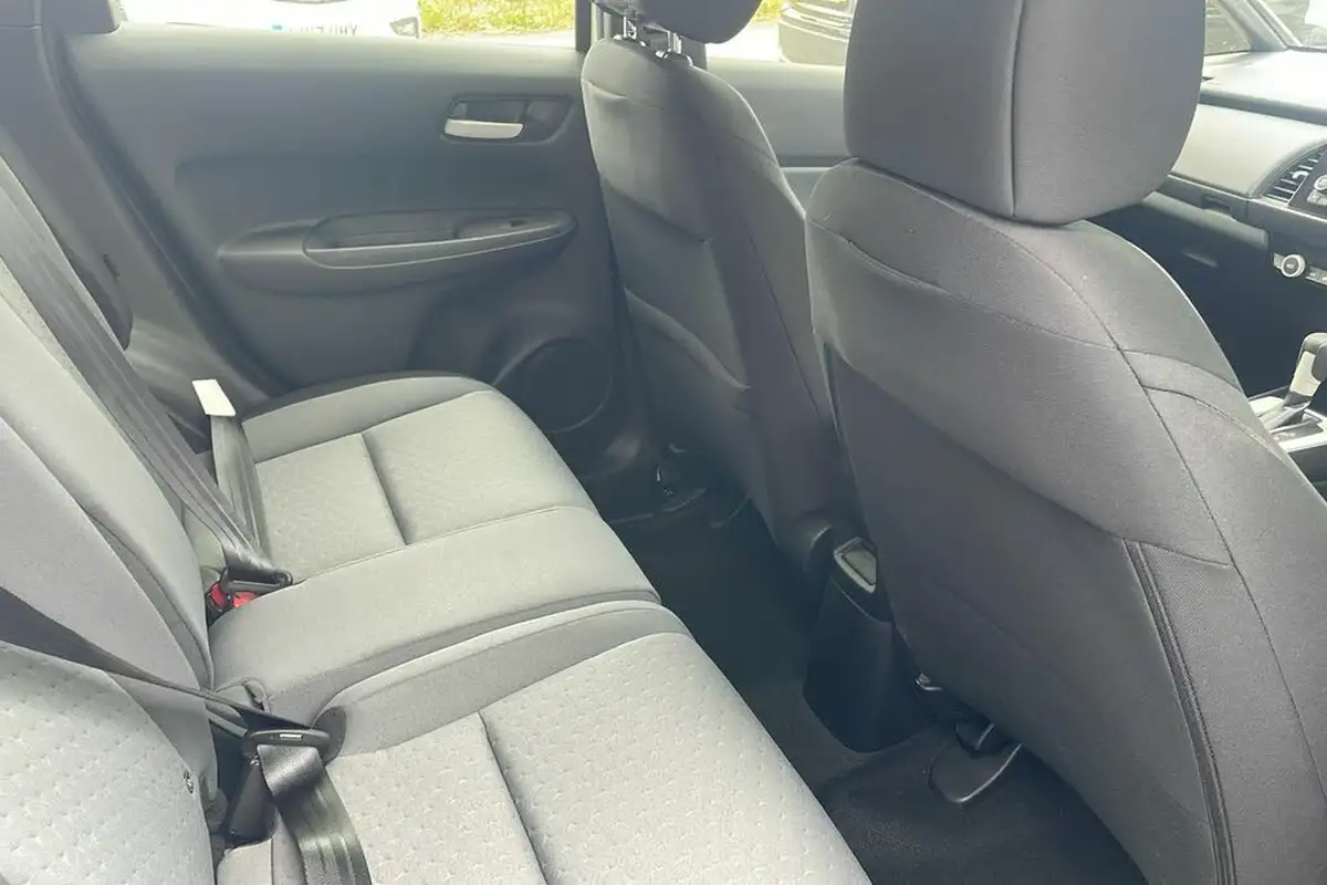 2021-honda-jazz-15-i-mmd-se-107ps-big-9