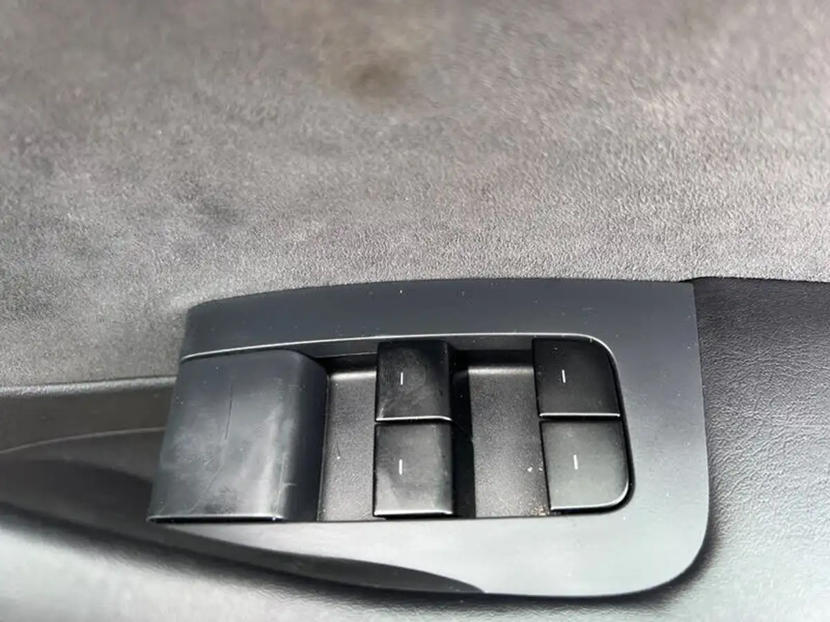 2020-tesla-model-3-e-long-range-big-37