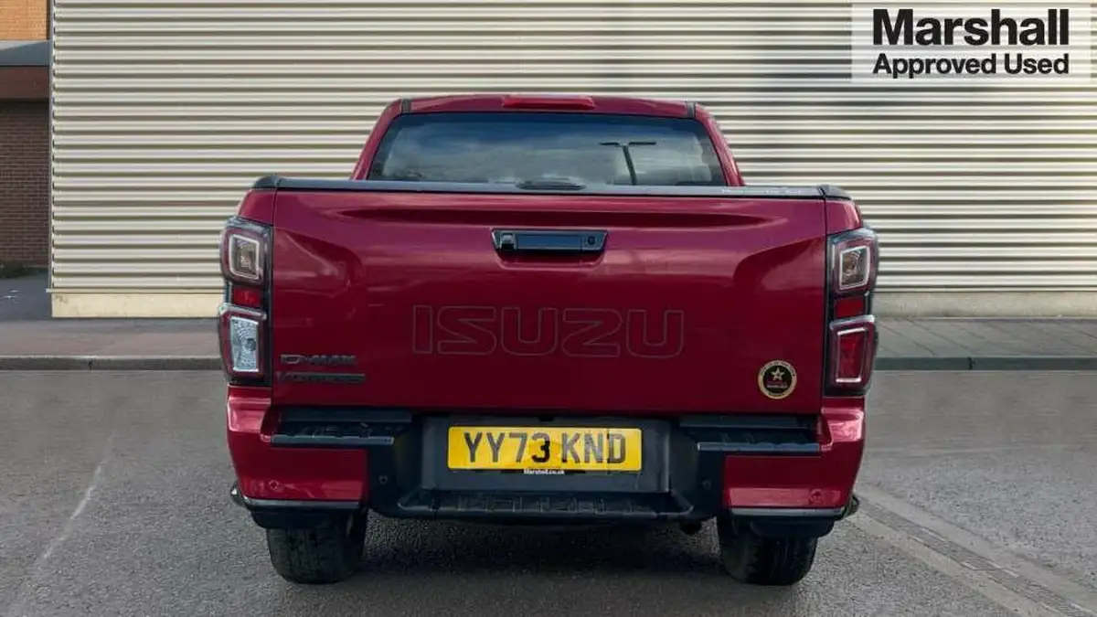 2023-isuzu-d-max-19td-v-cross-steel-edition-auto-big-3