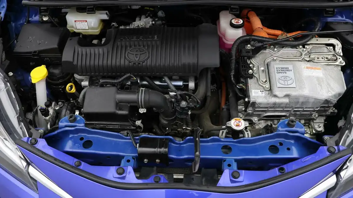 2020-toyota-yaris-15-vvt-i-y20-98bhp-hybrid-1497cc-e-cvt-big-18
