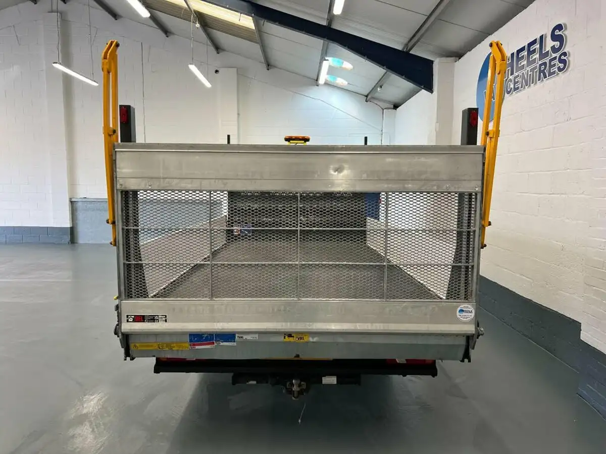 2023-iveco-daily-s-class-23td-35s14-3000-chassis-cab-big-6