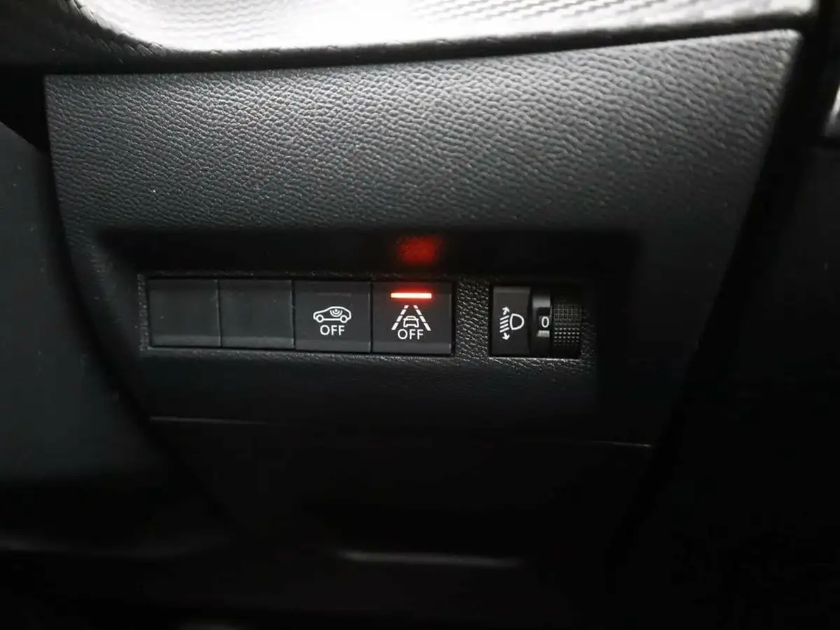 2022-peugeot-208-e-allure-premium-big-26