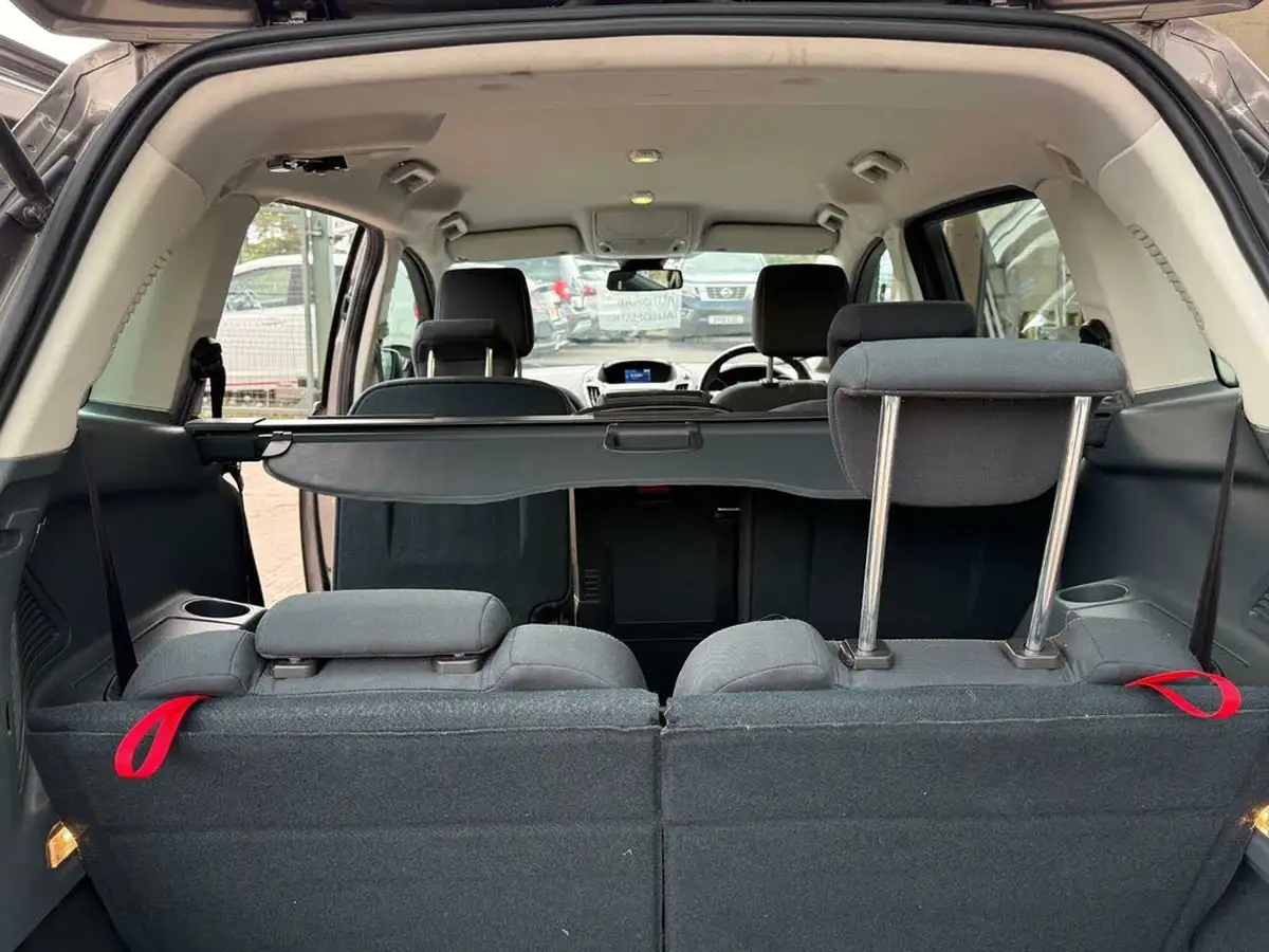 2012-ford-grand-c-max-20tdci-titanium-140ps-7seats-powershift-big-56