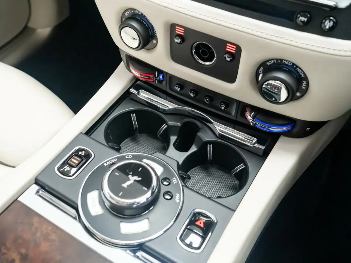 2016-rolls-royce-ghost-66-ewb-big-37