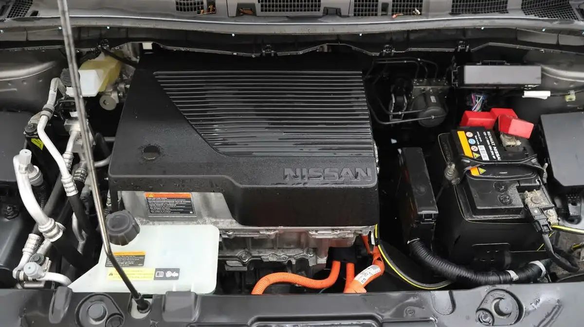 2020-nissan-leaf-e-tekna-big-18