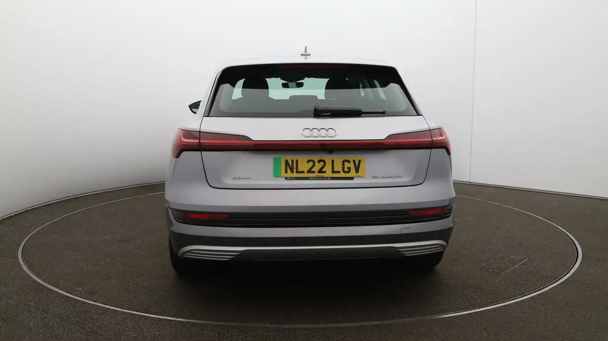 2022-audi-e-tron-55e-technik-station-wagon-big-52