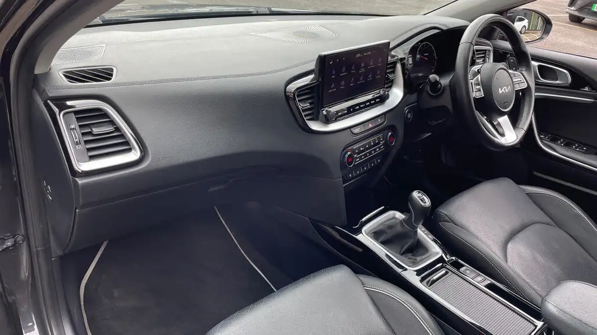 2022-kia-xceed-15-t-gdi-4-big-9
