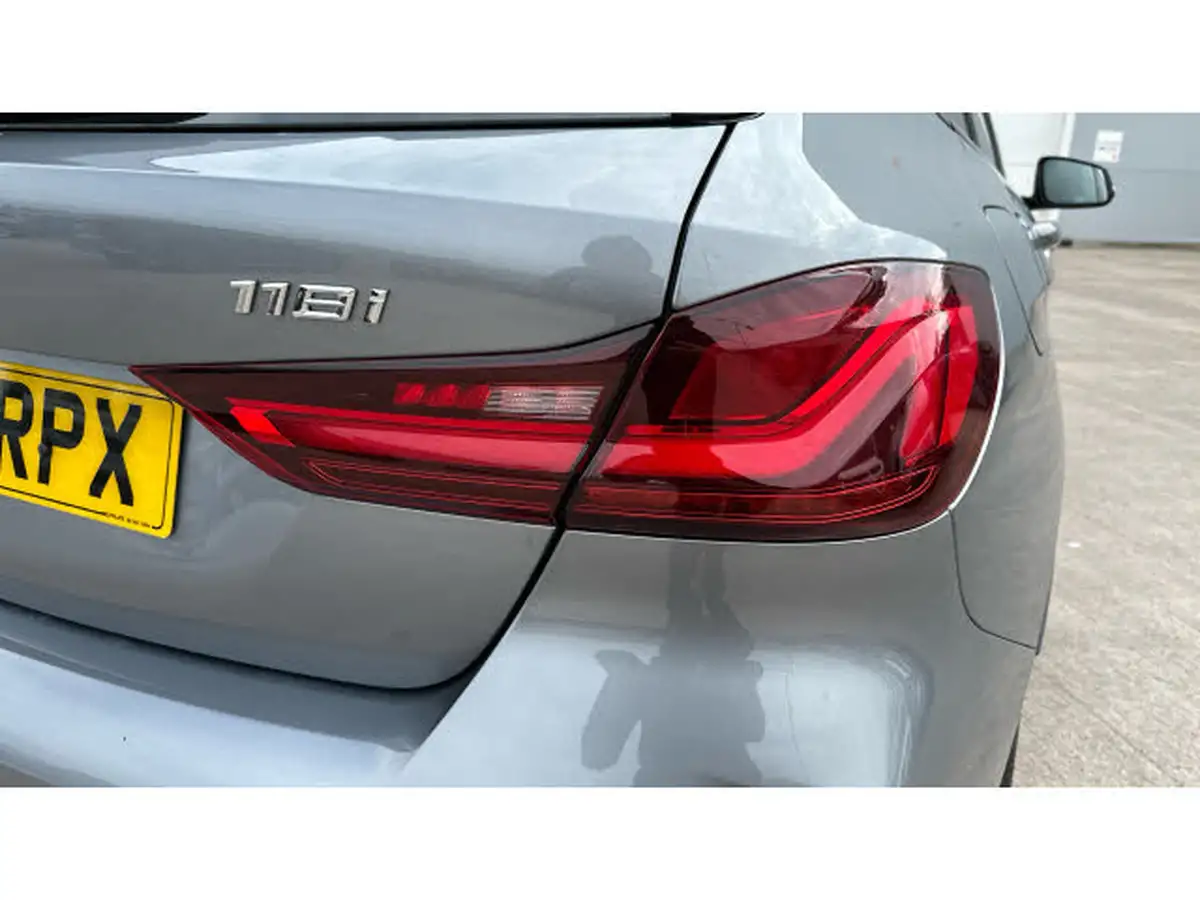 2024-bmw-1-series-15-118i-m-sport-lcp-big-21