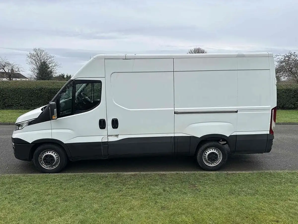 2018-iveco-daily-s-class-23td-35s14v-3520-h2-business-3520-big-8