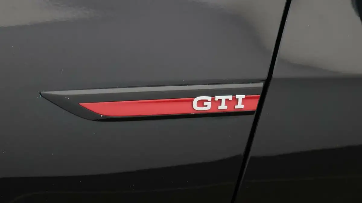 2022-volkswagen-golf-20-tsi-gti-dsg-big-20