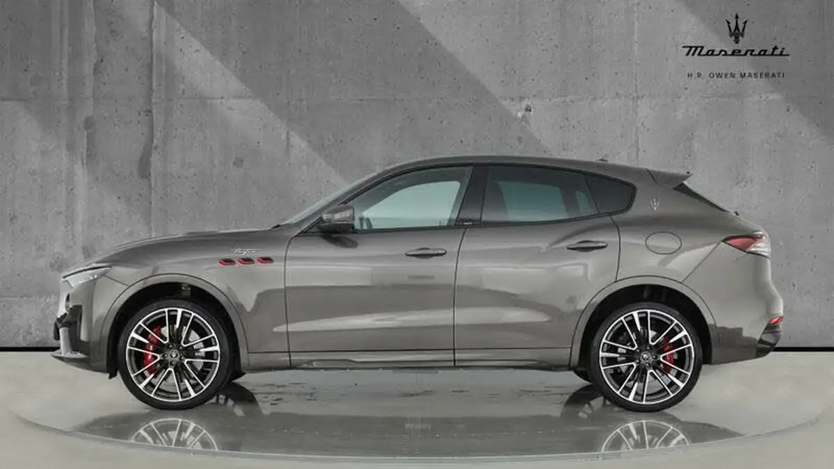 2022-maserati-levante-38-trofeo-big-23