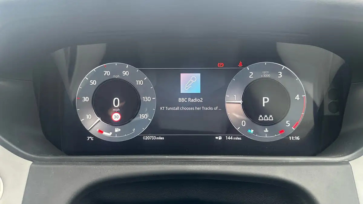 2024-land-rover-range-rover-velar-20-d200-dynamic-se-big-15