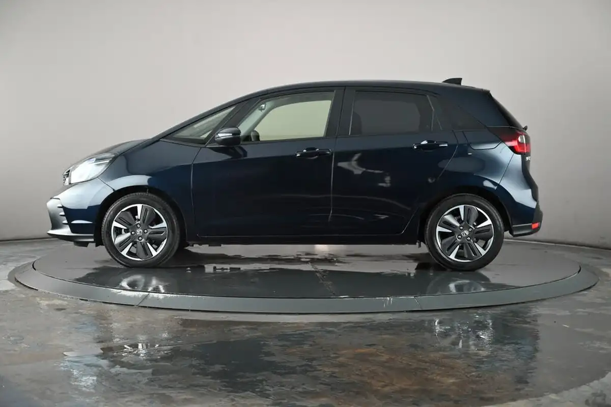 2025-honda-jazz-15-i-mmd-advance-big-11