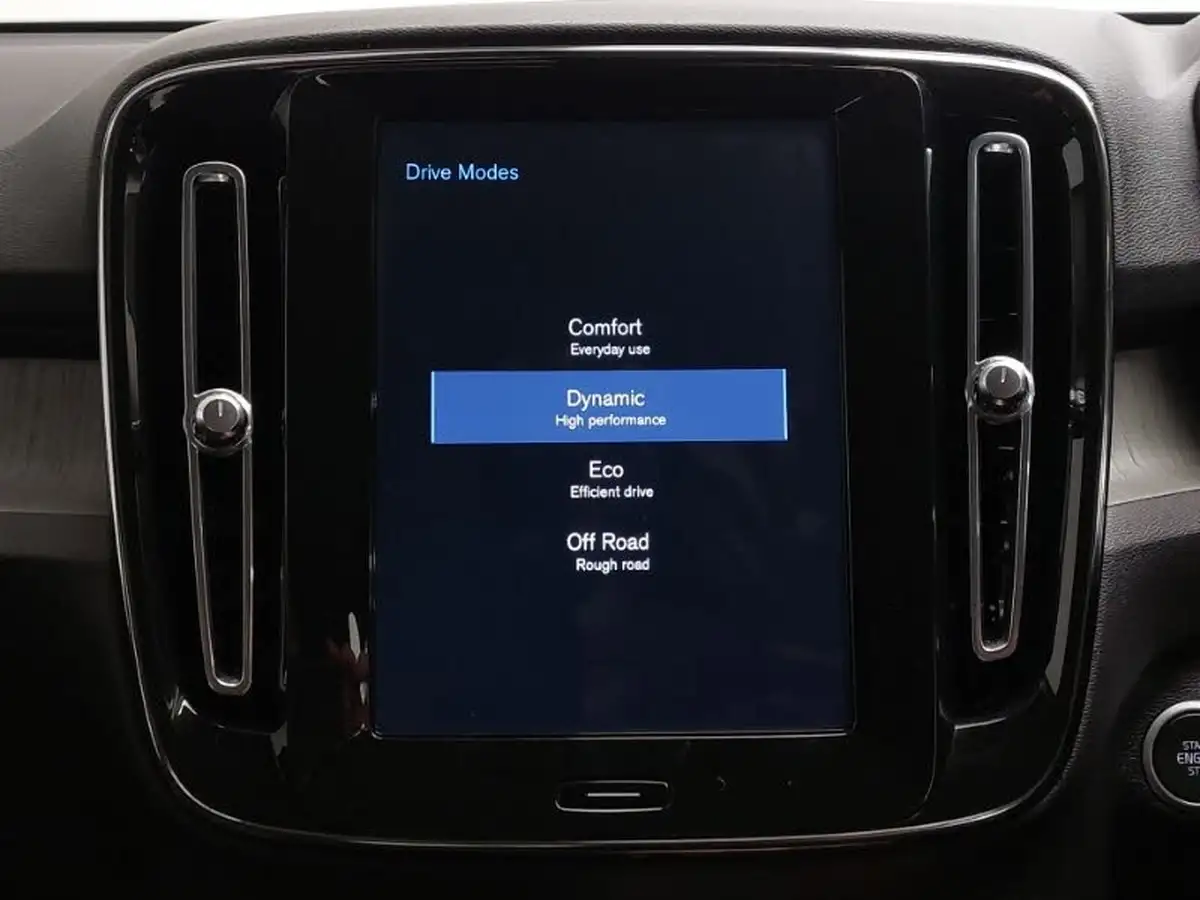 2020-volvo-xc40-15-t3-inscription-geartronic-big-18