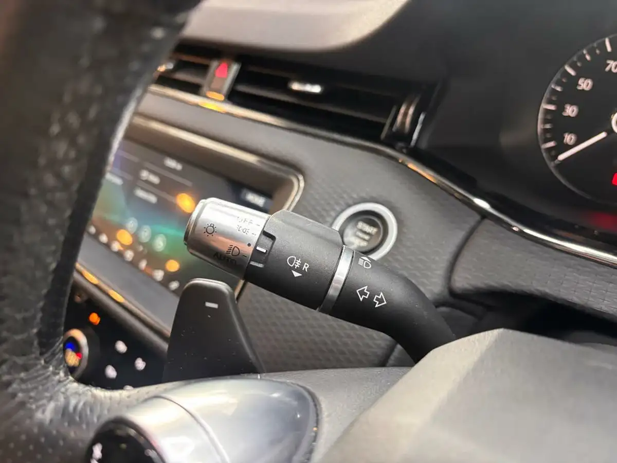 2019-land-rover-range-rover-evoque-20-p200-r-dynamic-big-23