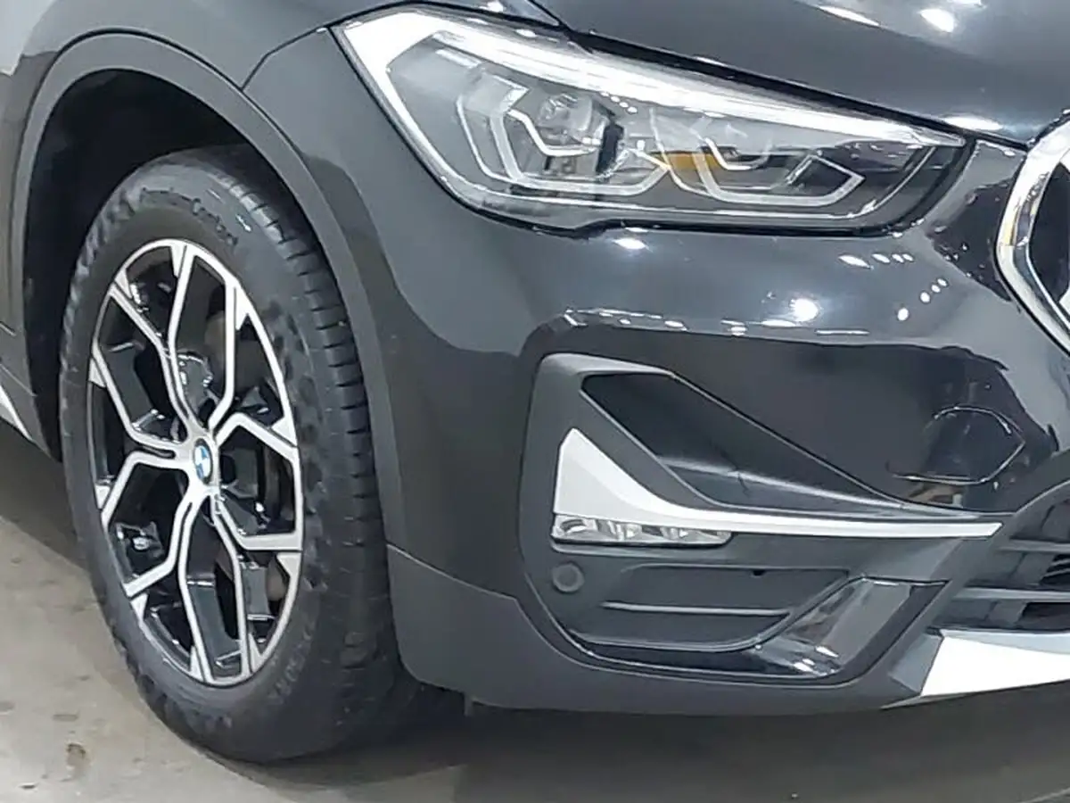 2020-bmw-x1-20-sdrive-20i-xline-big-8