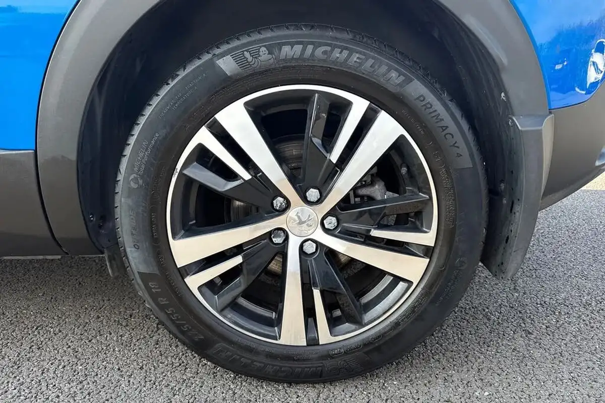 2021-peugeot-3008-suv-12-puretech-gt-big-11
