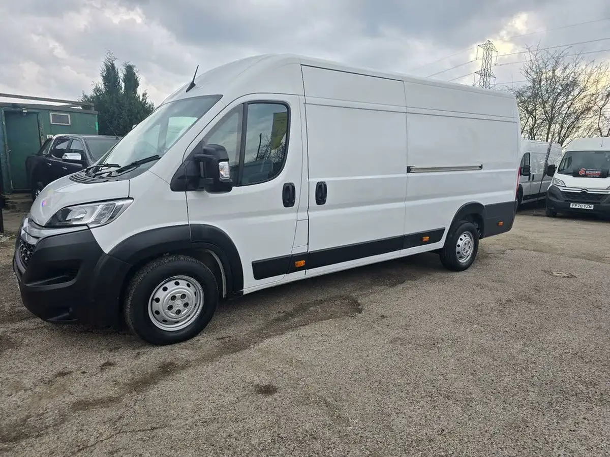 2022-citroen-relay-22bluehdi-35-l4h2-heavy-enterprise-big-12