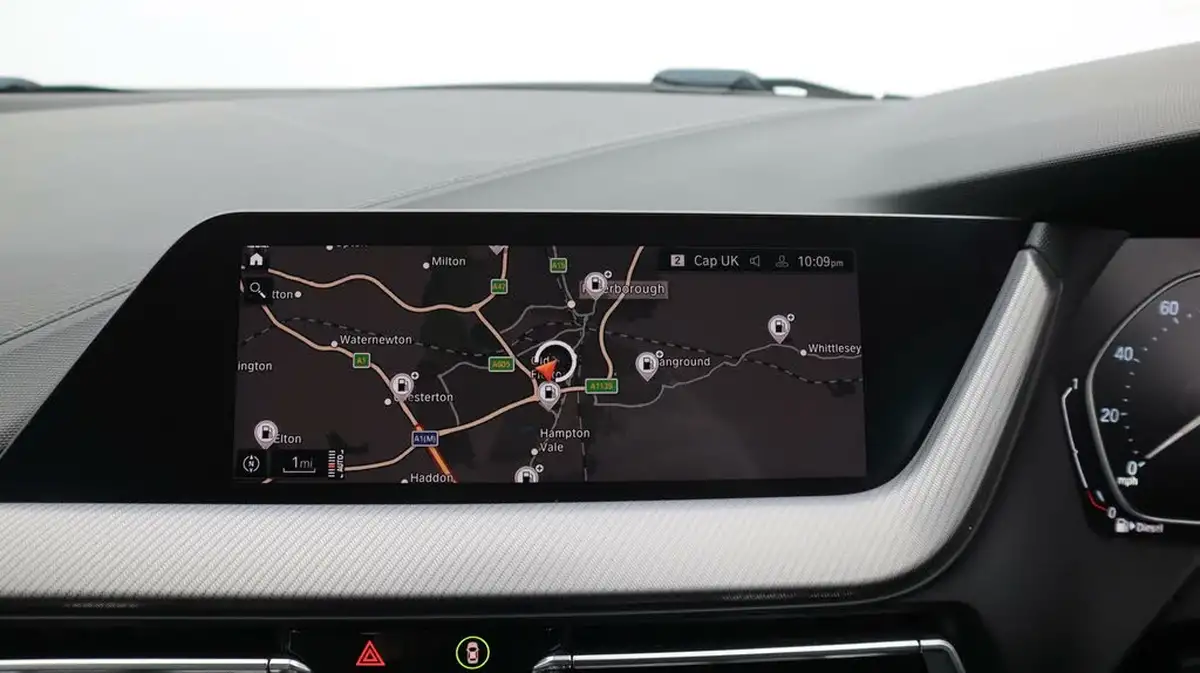 2020-bmw-1-series-20td-118d-m-sport-big-11
