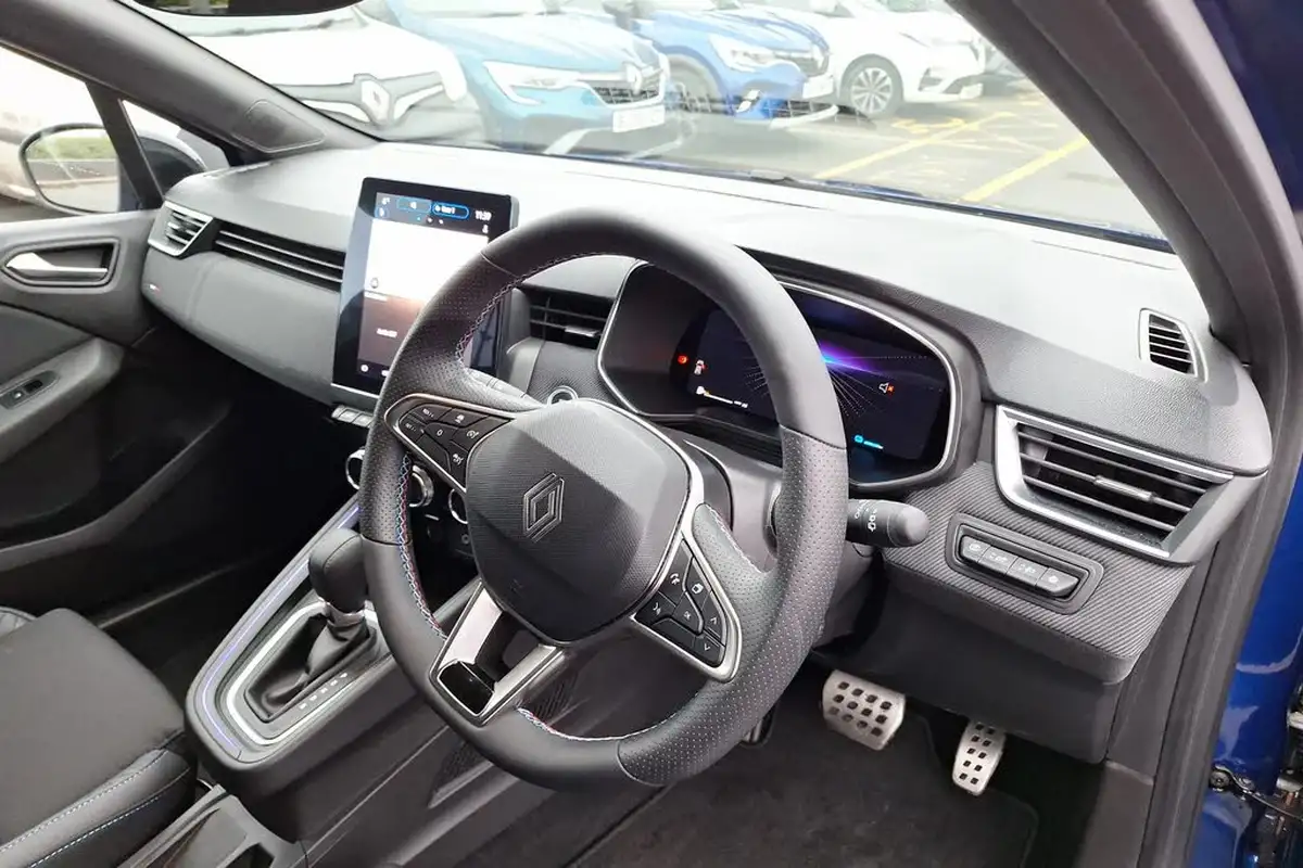 2024-renault-clio-16-esprit-alpine-big-30