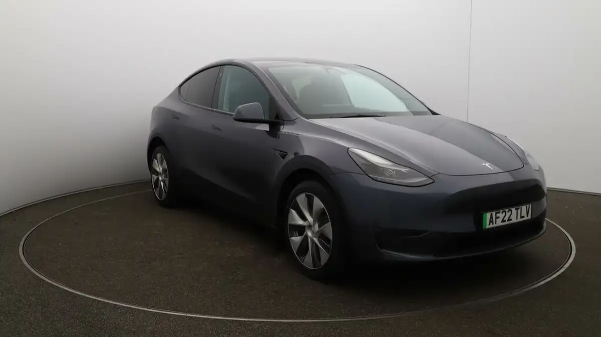 2022-tesla-model-y-e-long-range-big-34