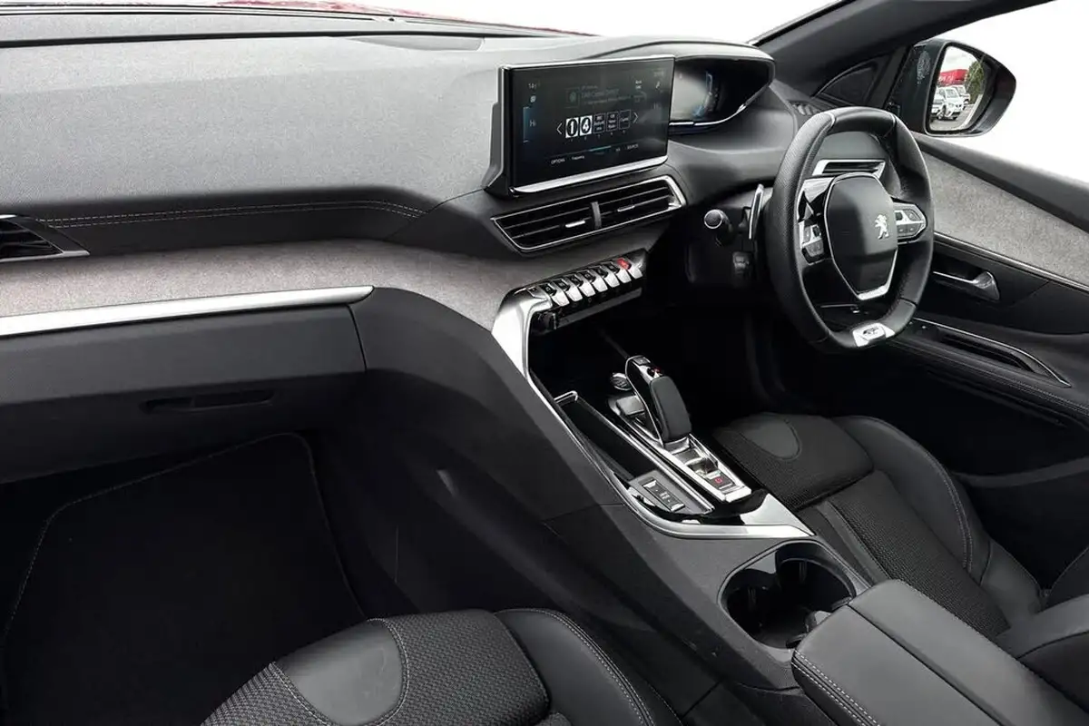 2022-peugeot-3008-suv-16-puretech-gt-225bhp-hybrid-e-eat8-big-14