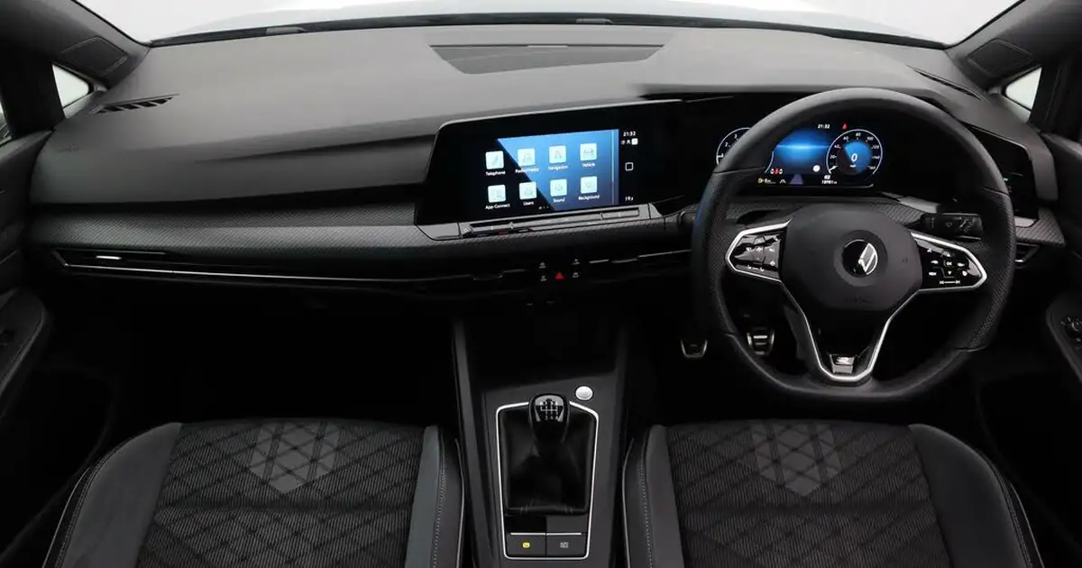 2022-volkswagen-golf-15-tsi-r-line-150ps-hatchback-big-13