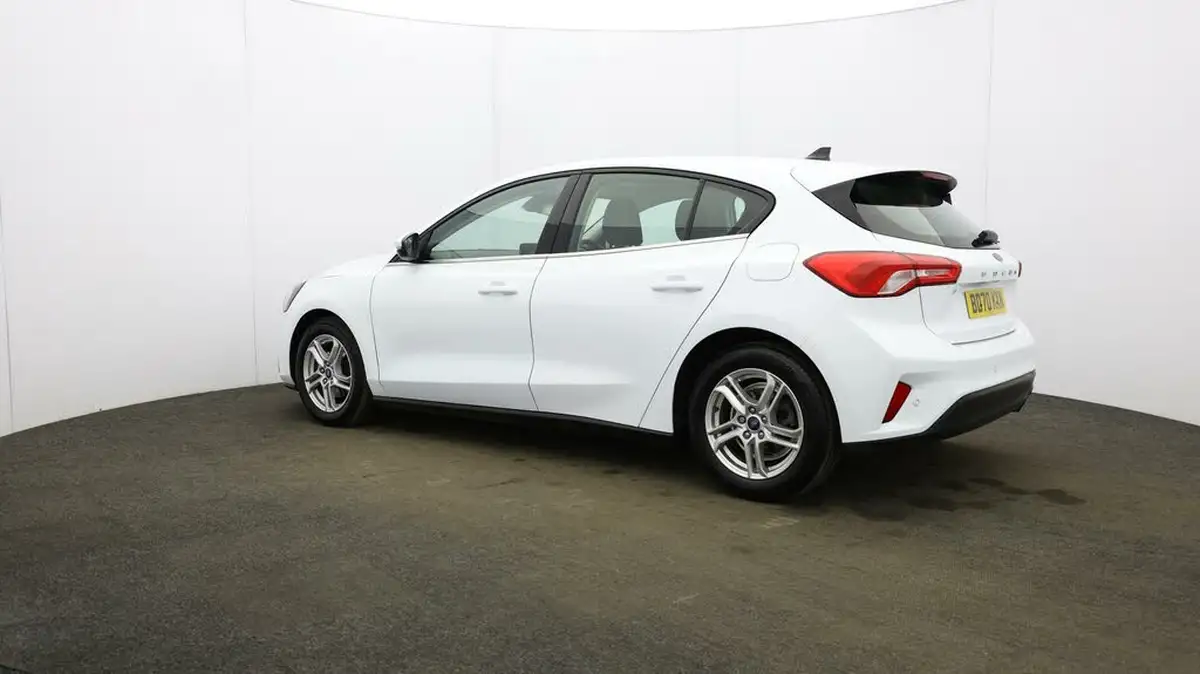 2020-ford-focus-15-zetec-120ps-hatchback-auto-big-4