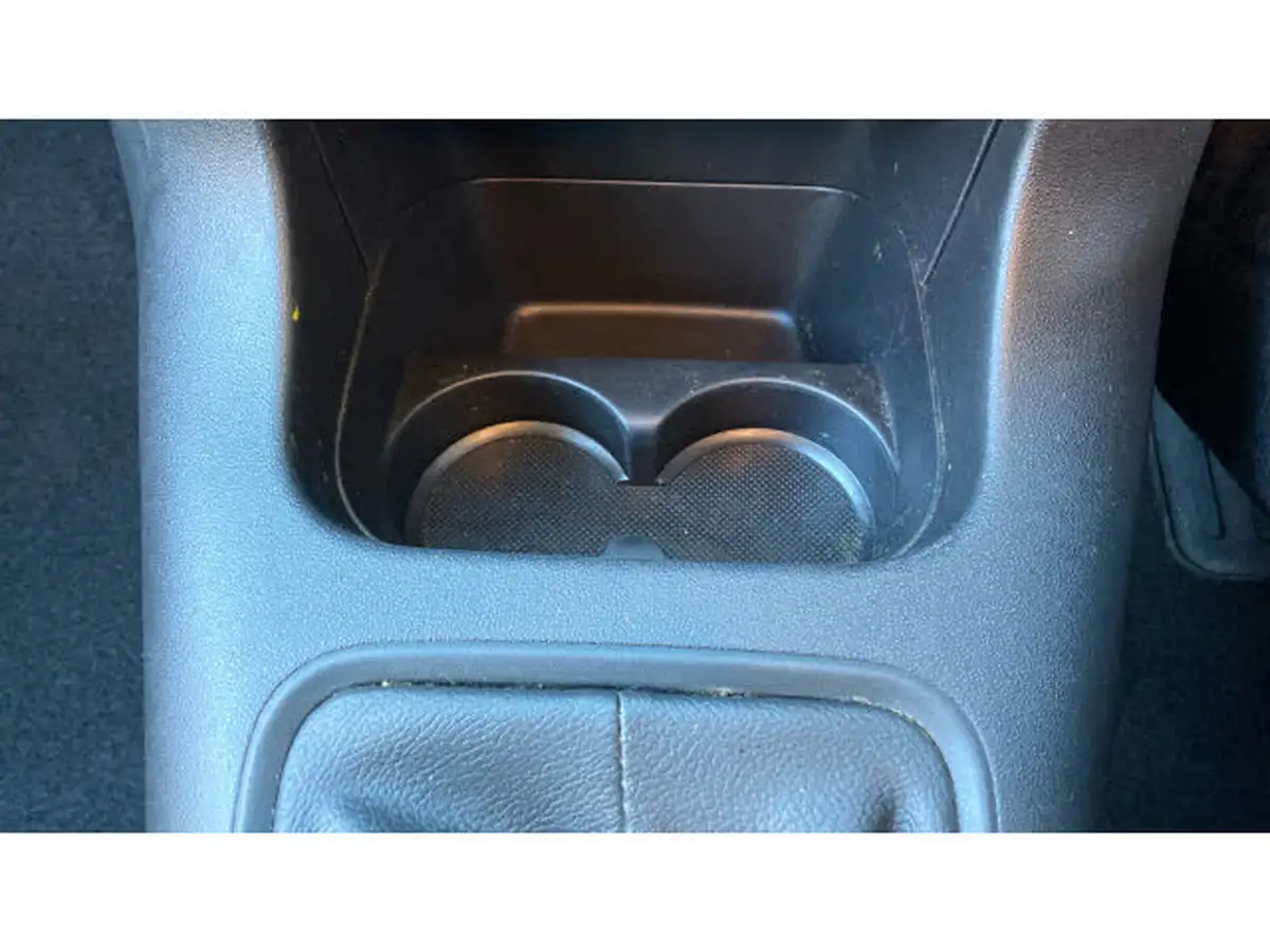 2021-citroen-c3-12-puretech-shine-83ps-big-18