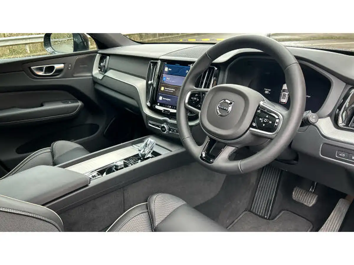 2024-volvo-xc60-20-t6-plus-black-edition-big-4