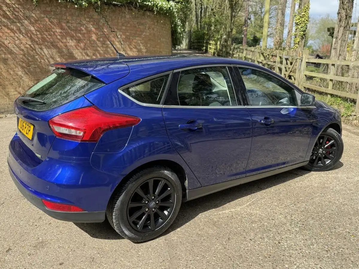 2016-ford-focus-10t-titanium-125ps-hatchback-big-14